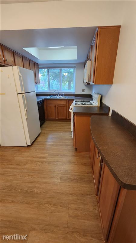 Building Photo - 3163 Burbank Dr