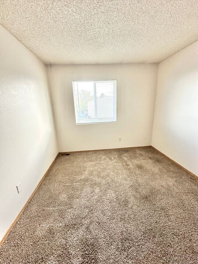 Building Photo - 1329 Soaring Eagle Dr