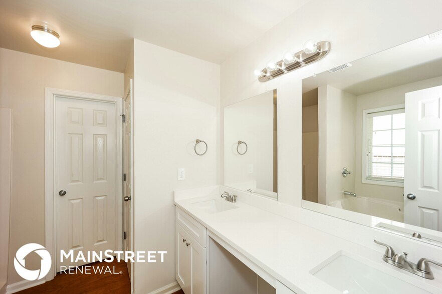 Building Photo - 5905 Raventree Ct