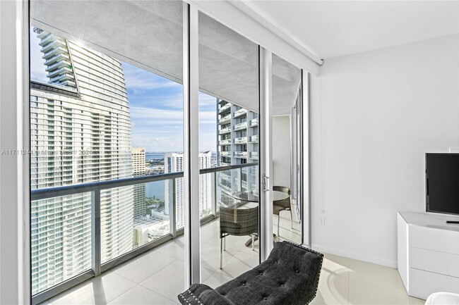 Building Photo - 475 Brickell Ave