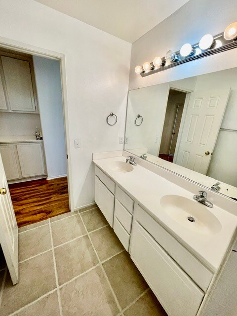 Building Photo - 179 Alabaster Loop