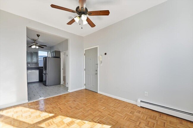 Building Photo - 314 Paterson Plank Rd
