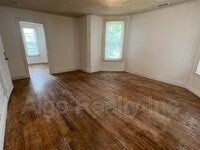 Building Photo - 1523 N 22nd Ave