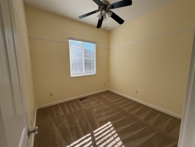 Building Photo - 1041 Turnberry Dr