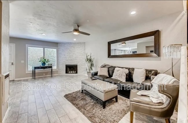 Building Photo - 671 Ascot Dr