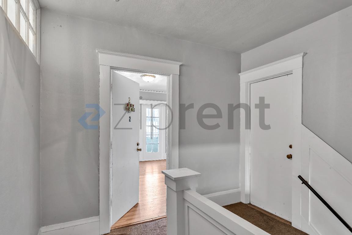 Building Photo - Unit 2