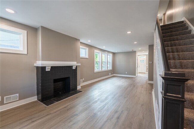 Building Photo - 531 N Euclid Ave