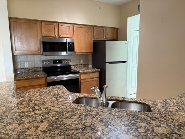 Building Photo - 9905 Baywinds Blvd