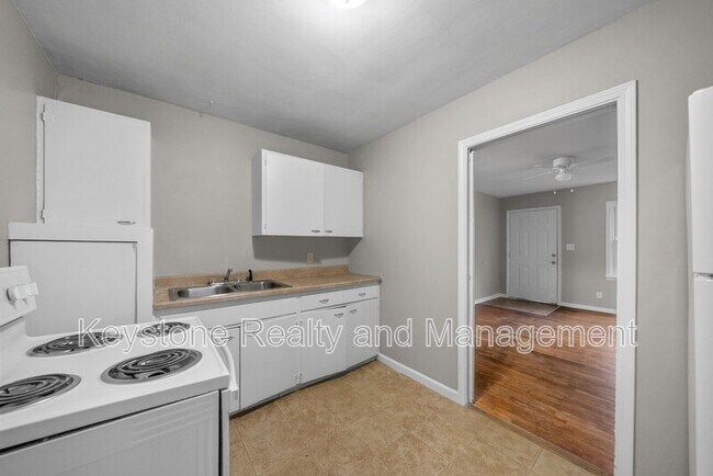 Building Photo - 1525 Ferrell St
