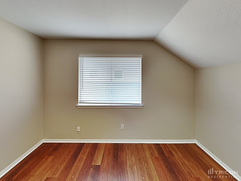 Building Photo - 7719 Trophy Pl Dr