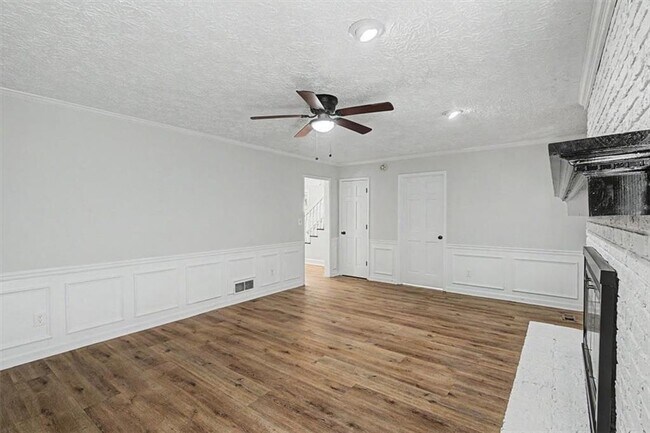 Building Photo - 3947 Camrose Pl