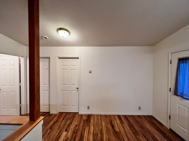 Building Photo - 21896 Fallview Dr
