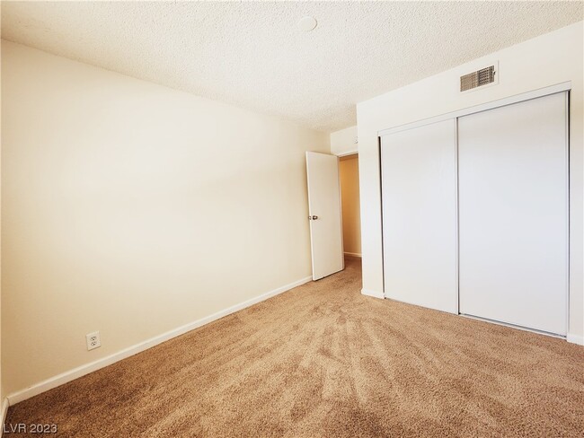 Building Photo - 4605 Cinderella Ln