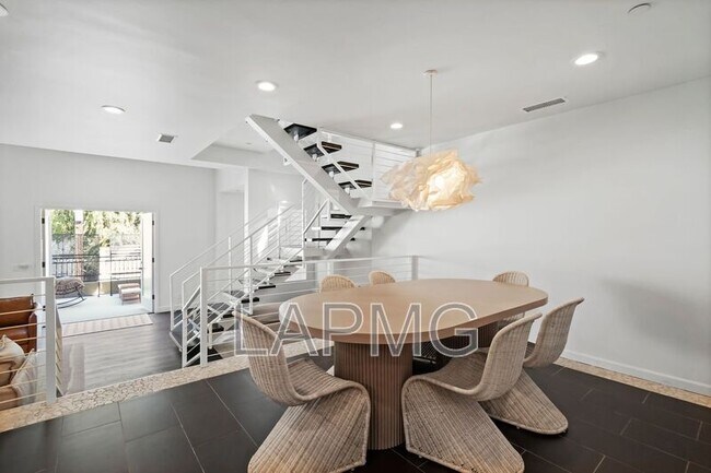 Building Photo - 9842 Portola Dr