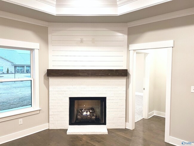 Building Photo - 410 Raleigh Elm Dr
