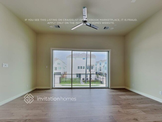Building Photo - 711 Carriage Knls Dr