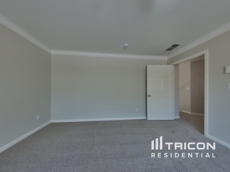 Building Photo - 10246 Canadeo Cir