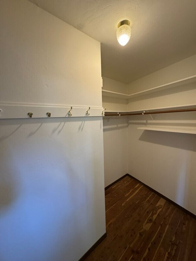 Building Photo - Beautifully Updated 3-Bedroom Home – First...