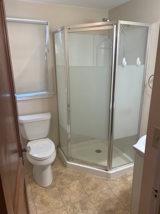 Building Photo - 207 NW Frank Ave