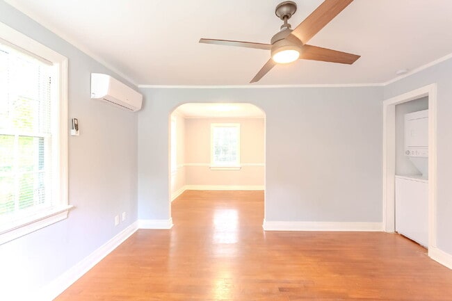 Building Photo - Fantastic 2 Bed, 1 Bath.  Walk to MTSU!