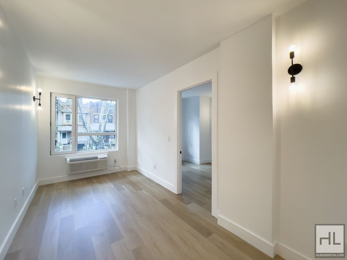 Building Photo - President Street / Spacious 1-Bed 1-Bath /...