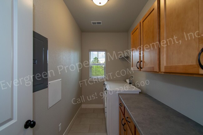 Building Photo - 3-Bedroom Centerra Condo