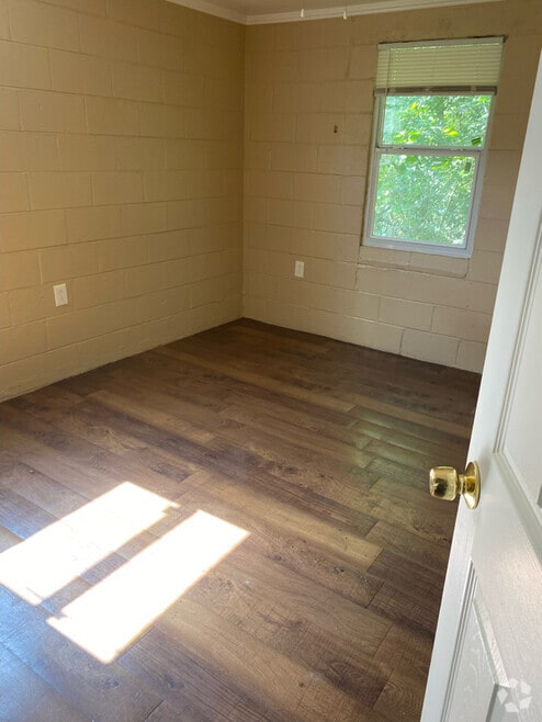 Building Photo - 113 Shelby Ln