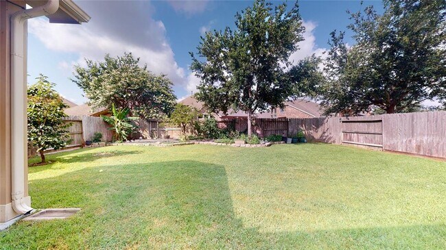 Building Photo - 28511 Pleasant Forest Dr