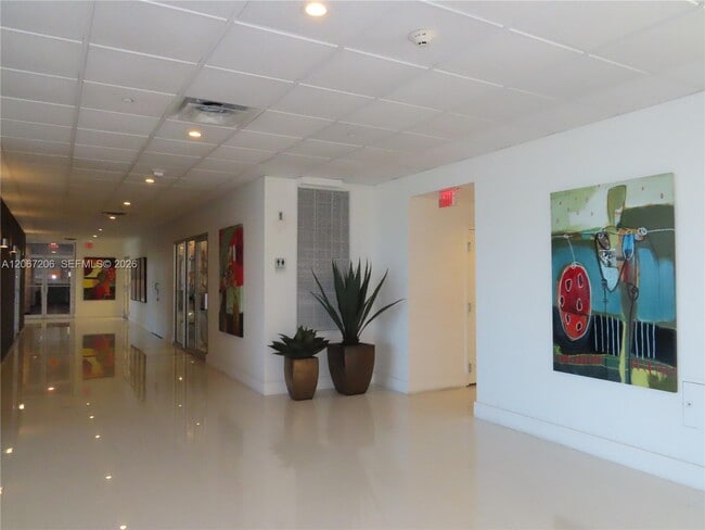 Building Photo - 5701 Collins Ave