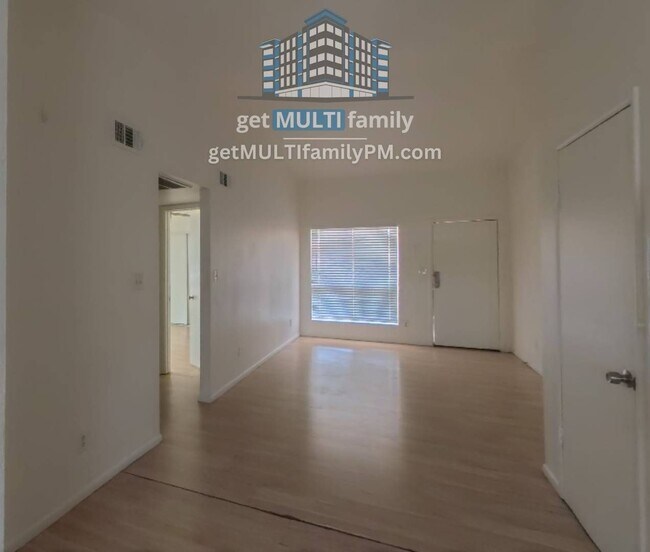 Building Photo - 327 E Vine Cir