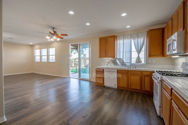 Building Photo - 37400 Queen Anne Pl