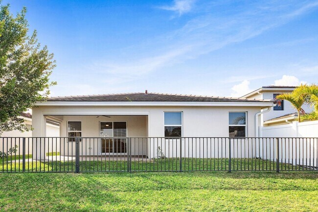 Building Photo - 18446 Claybrook St