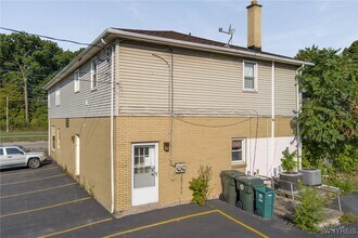 Building Photo - 273 Division St