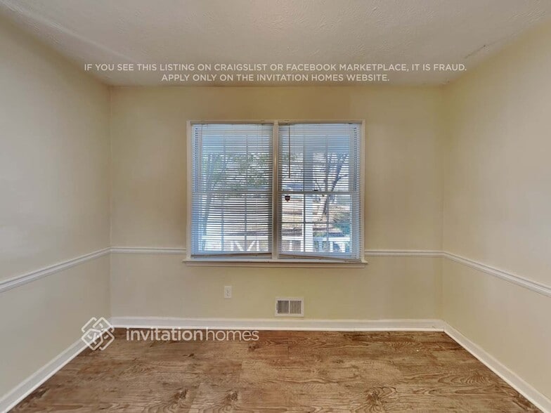 Building Photo - 4258 Castlegate Dr