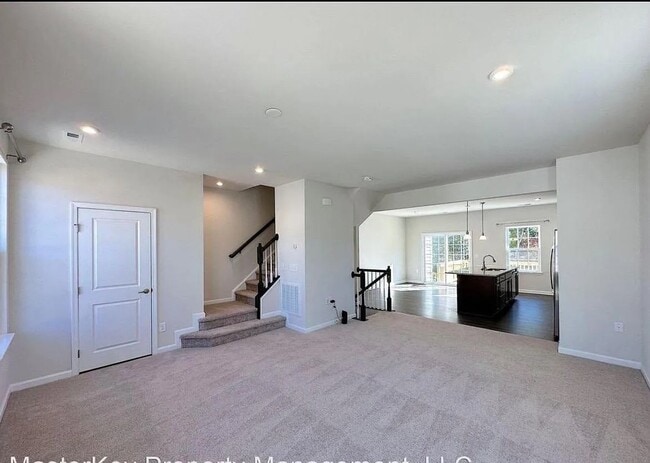 Building Photo - 801 Romeria Dr
