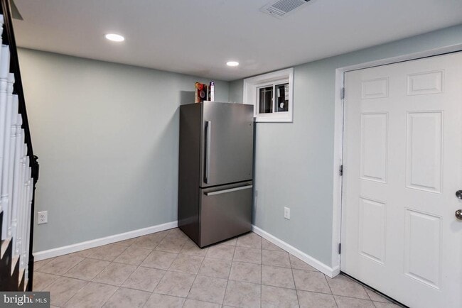 Building Photo - 3802 Cedar Dr