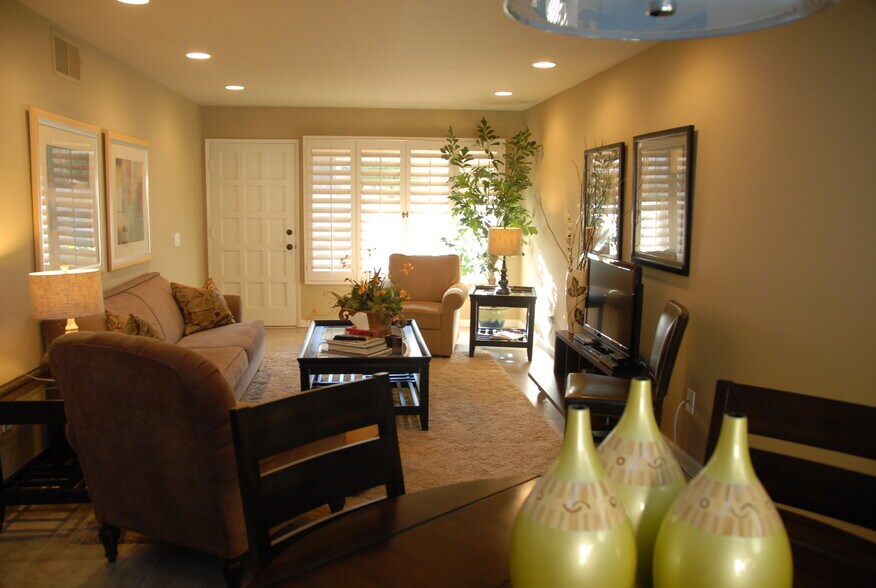 Building Photo - 47975 Joshua Ct