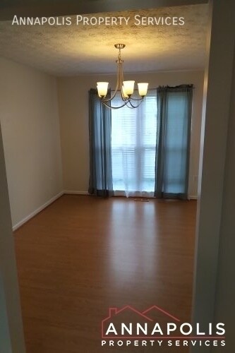 Building Photo - 709 Rock Elm Ct