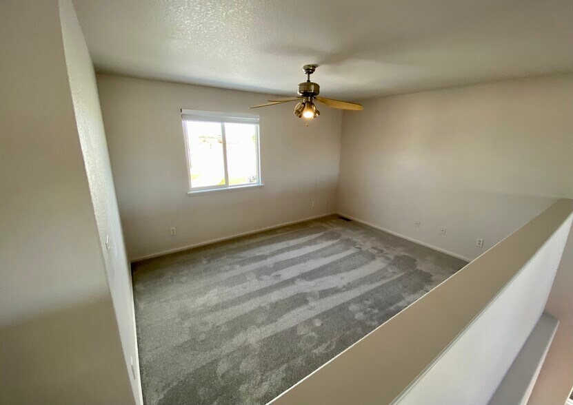 Building Photo - 1647 Wagonwheel Dr