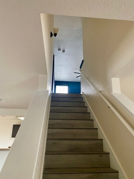 Building Photo - 14735 Bending Point