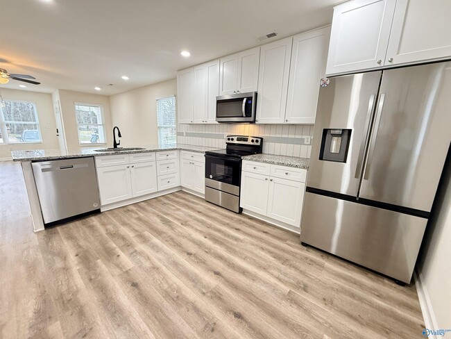 Building Photo - 103 Oakwood Meadows Dr