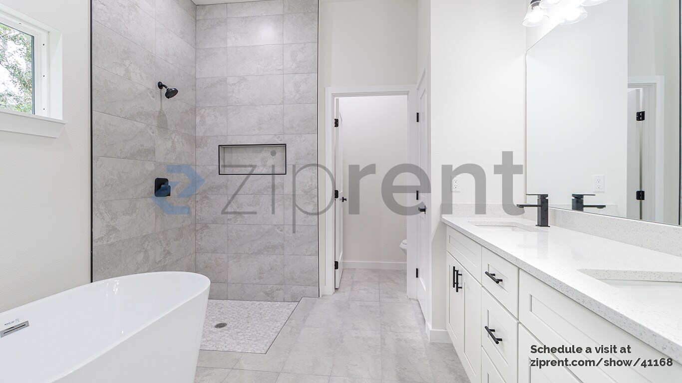 Building Photo - 8202 N Triana Dr