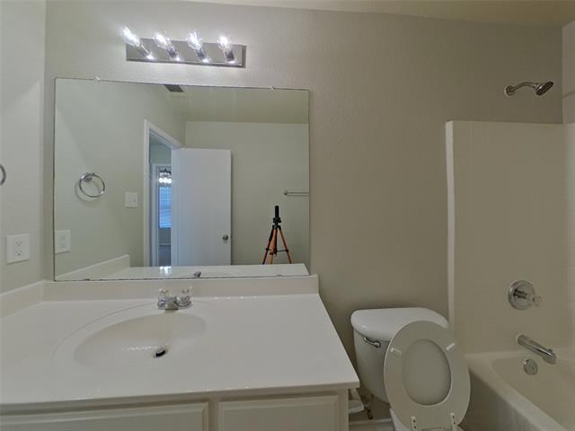 Building Photo - 10712 Braemoor Dr