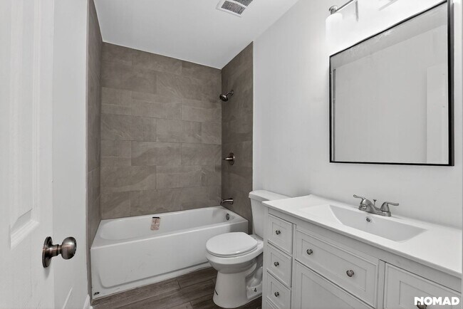 Building Photo - 405 Fairburn Rd SW