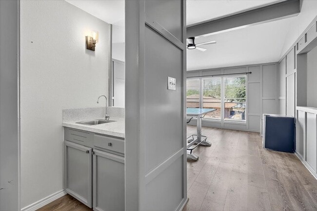Building Photo - 5410 Fox Run Dr