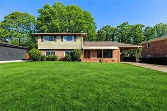 Building Photo - 2332 Miriam Ln