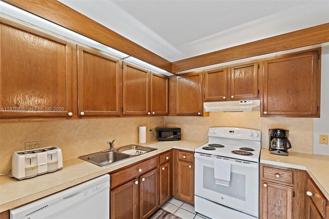 Building Photo - 5830 SE Windsong Ln