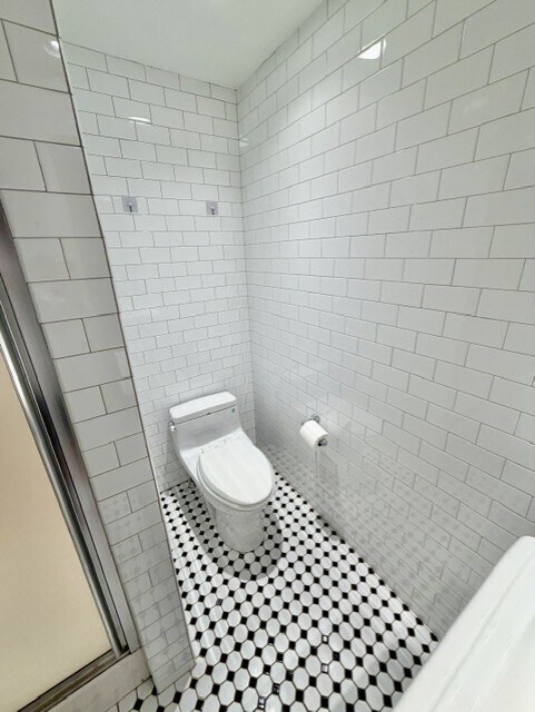 Building Photo - 11 Thacher Ct
