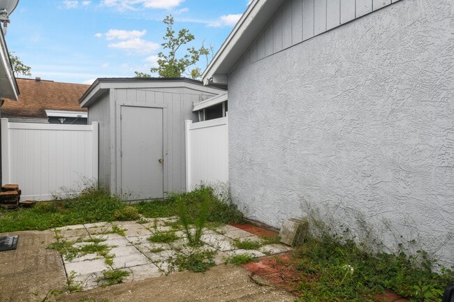 Building Photo - 317 San Gabriel St