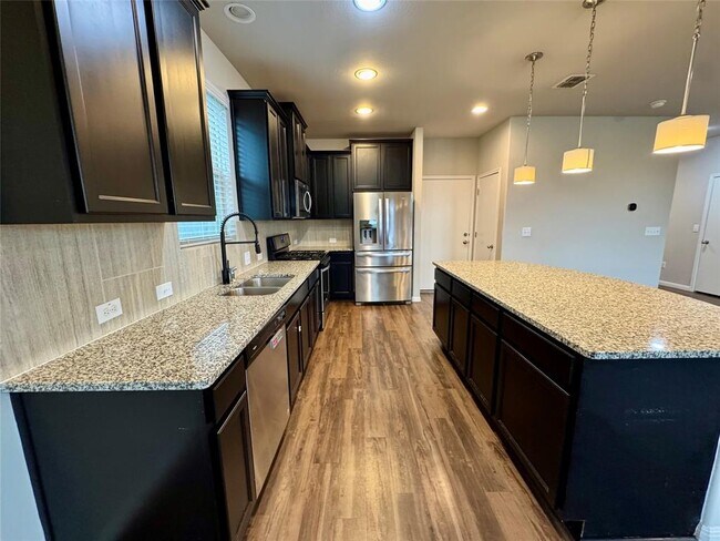 Building Photo - 219 Wapiti Rd